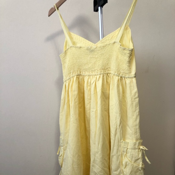 This dress has POCKETS - Picture 2 of 4